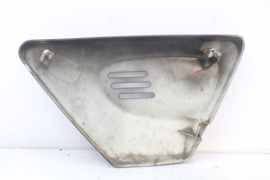 photo de OSŁONA POD LEWYM SIEDZENIEM ASTOR ORCAL 125 (2015 - 2017) - Inny kąt widzenia