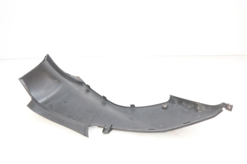 photo de OSŁONA POD LEWYM SIEDZENIEM MBK OVETTO 2T 50 (2007 - 2017) - Szczegół części