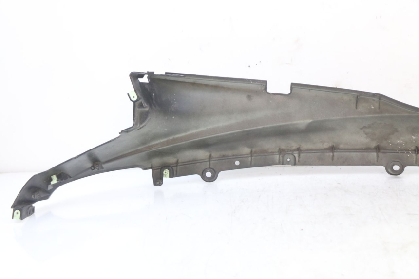 photo de OSŁONA POD LEWYM SIEDZENIEM PEUGEOT DJANGO 125 (2014 - 2017) - Punkty mocowania