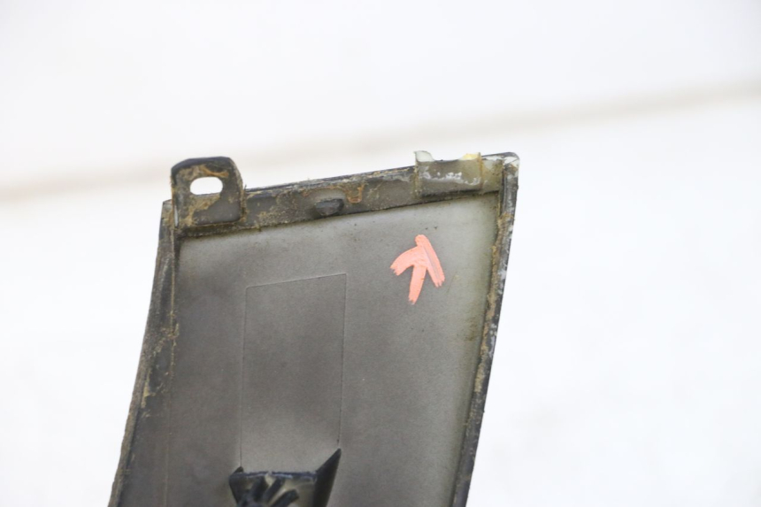 photo de OSŁONA POD LEWYM SIEDZENIEM PEUGEOT SPEEDFIGHT 3 LC 2T 50 (2009 - 2015) - Inny kąt widzenia