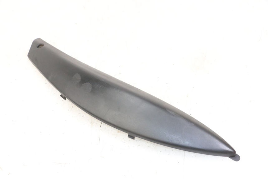 photo de OSŁONA POD LEWYM SIEDZENIEM PIAGGIO BEVERLY 125 (1998 - 2005) - Zoom stanu zużycia