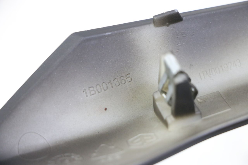 photo de OSŁONA POD LEWYM SIEDZENIEM PIAGGIO LIBERTY IGET 4T 50 (2021 - 2025) - Szczegół części