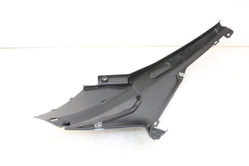 photo de OSŁONA POD LEWYM SIEDZENIEM PIAGGIO NRG POWER PUREJET 50 (2018 - 2021) - Szczegół części