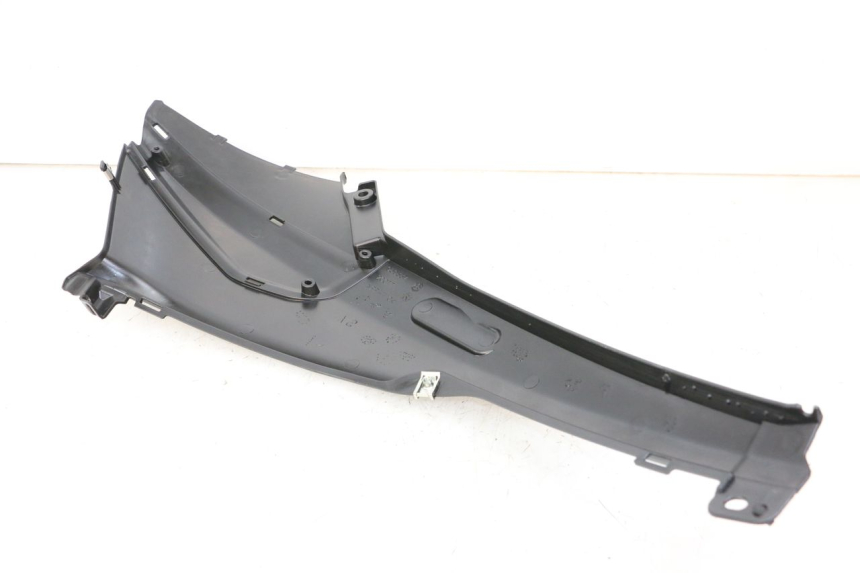 photo de OSŁONA POD LEWYM SIEDZENIEM PIAGGIO NRG POWER PUREJET 50 (2018 - 2021) - Zoom stanu zużycia