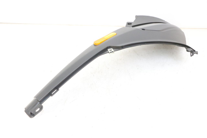 photo de OSŁONA POD LEWYM SIEDZENIEM PIAGGIO NRG POWER PUREJET 50 (2018 - 2021) - Zbliżenie techniczne