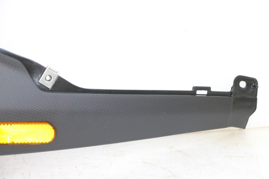 photo de OSŁONA POD LEWYM SIEDZENIEM PIAGGIO NRG POWER PUREJET 50 (2018 - 2021) - Punkty mocowania