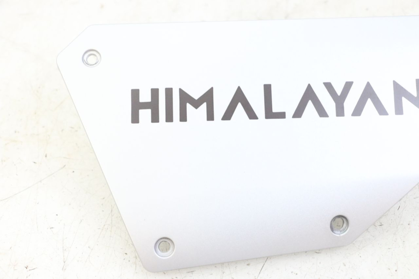 photo de OSŁONA POD LEWYM SIEDZENIEM ROYAL ENFIELD HYMALAYAN 410 (2016 - 2023) - Inny kąt widzenia