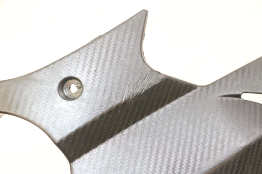 photo de OSŁONA POD LEWYM SIEDZENIEM GILERA RUNNER SL 50 (2006 - 2009) - Szczegół części