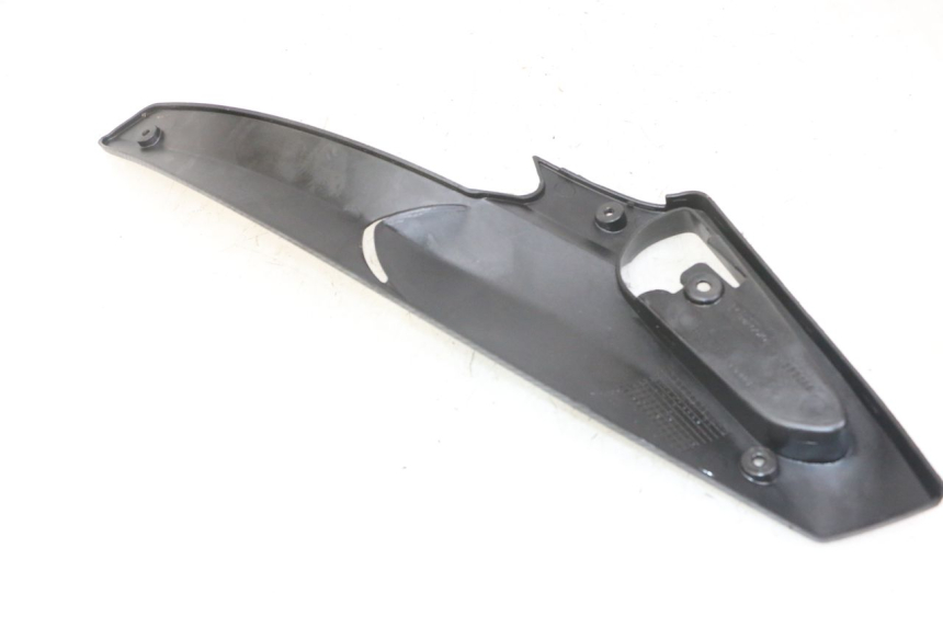 photo de OSŁONA POD LEWYM SIEDZENIEM GILERA RUNNER SL 50 (2006 - 2009) - Zoom stanu zużycia