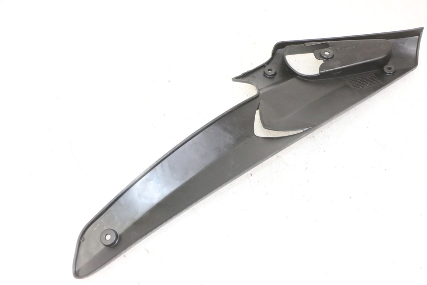 photo de OSŁONA POD LEWYM SIEDZENIEM GILERA RUNNER SL 50 (2006 - 2009) - Zbliżenie techniczne