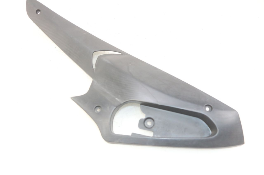 photo de OSŁONA POD LEWYM SIEDZENIEM GILERA RUNNER SP 50 (2009 - 2017) - Zbliżenie techniczne