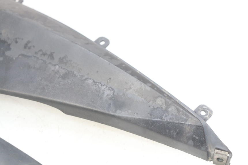 photo de OSŁONA POD LEWYM SIEDZENIEM KEEWAY RY6 2T 50 (2011 - 2019) - Zbliżenie techniczne