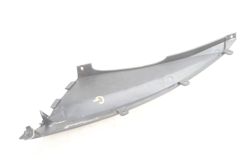 photo de OSŁONA POD LEWYM SIEDZENIEM KEEWAY RY6 2T 50 (2011 - 2019) - Inny kąt widzenia