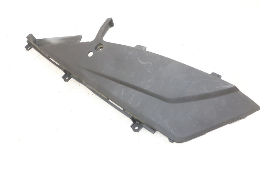 photo de OSŁONA POD LEWYM SIEDZENIEM DAELIM S1 125 (2007 - 2016) - Zbliżenie techniczne