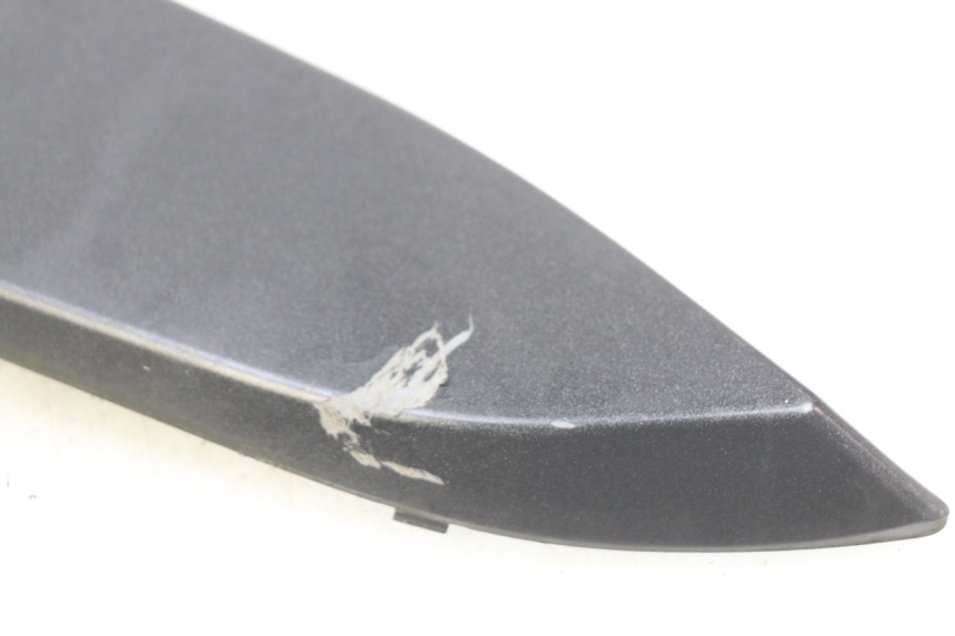 photo de OSŁONA POD LEWYM SIEDZENIEM DAELIM S3 125 (2010 - 2017) - Zoom stanu zużycia