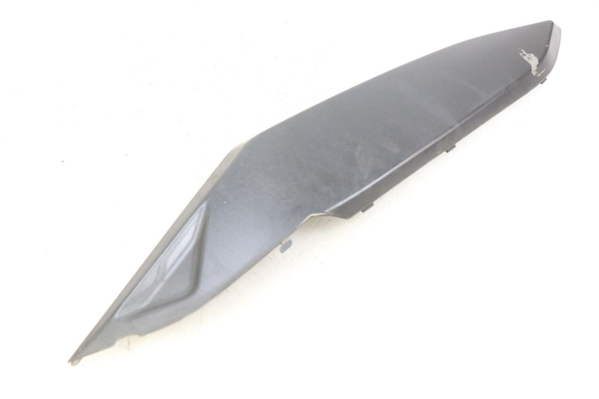 photo de OSŁONA POD LEWYM SIEDZENIEM DAELIM S3 125 (2010 - 2017) - Inny kąt widzenia