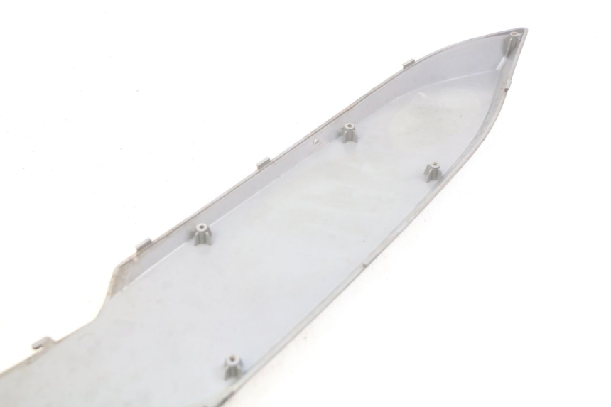 photo de OSŁONA POD LEWYM SIEDZENIEM DAELIM S3 125 (2010 - 2017) - Zbliżenie techniczne