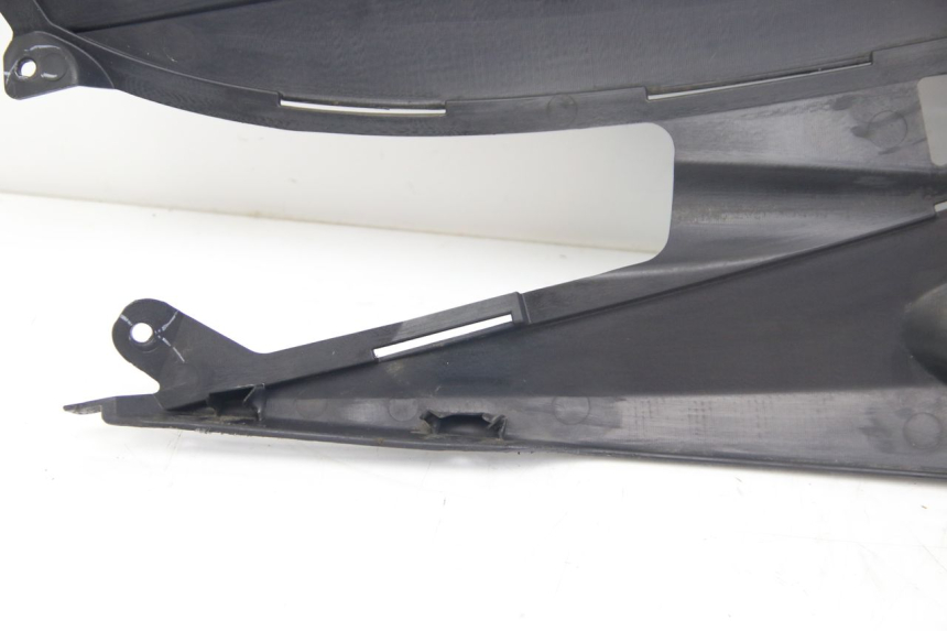 photo de OSŁONA POD LEWYM SIEDZENIEM SUZUKI SIXTEEN 125 (2008 - 2010) - Szczegóły charakterystyczne