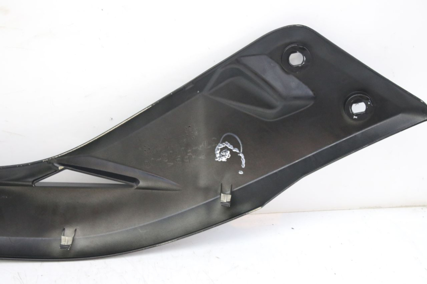 photo de OSŁONA POD LEWYM SIEDZENIEM MBK SKYCRUISER 125 (2010 - 2013) - Widok ogólny