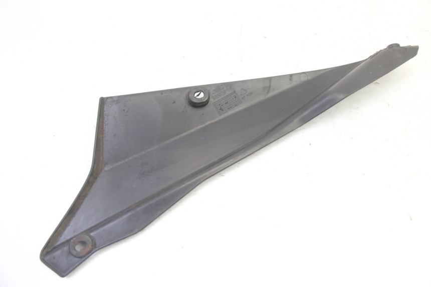 photo de OSŁONA POD LEWYM SIEDZENIEM GILERA SMT SUPERMOTARD 50 (2009 - 2017) - Stan powierzchni