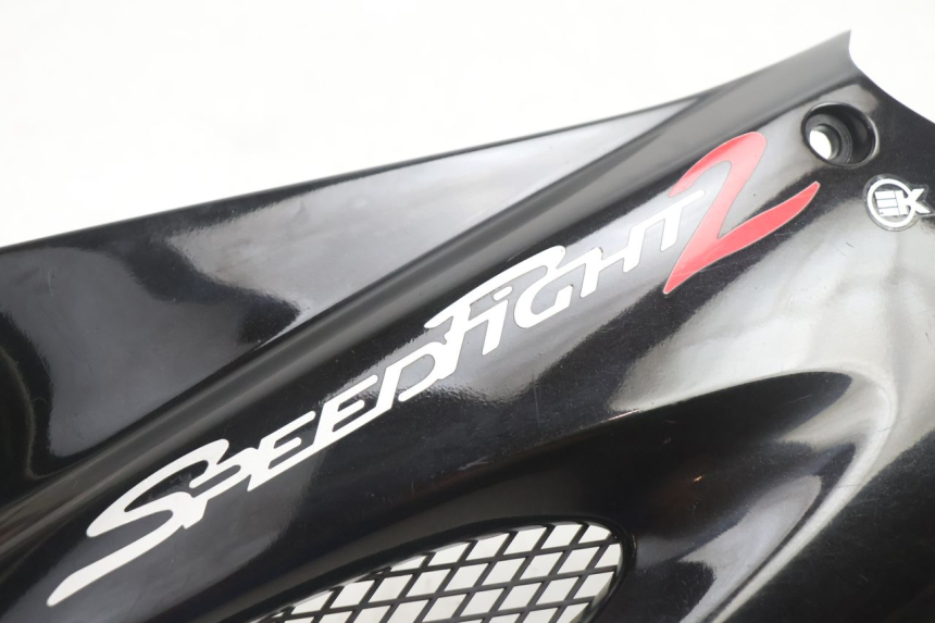 photo de OSŁONA POD SIEDZENIEM LEWA PEUGEOT SPEEDFIGHT 2 AC 50 (2000 - 2009) - Szczegół części