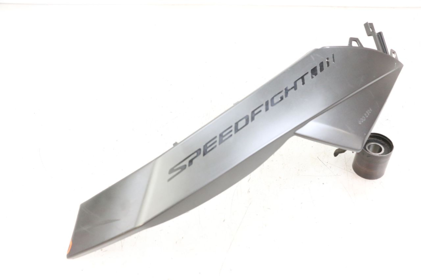 photo de OSŁONA POD LEWYM SIEDZENIEM PEUGEOT SPEEDFIGHT 4 2T 50 (2015 - 2019) - Szczegół części