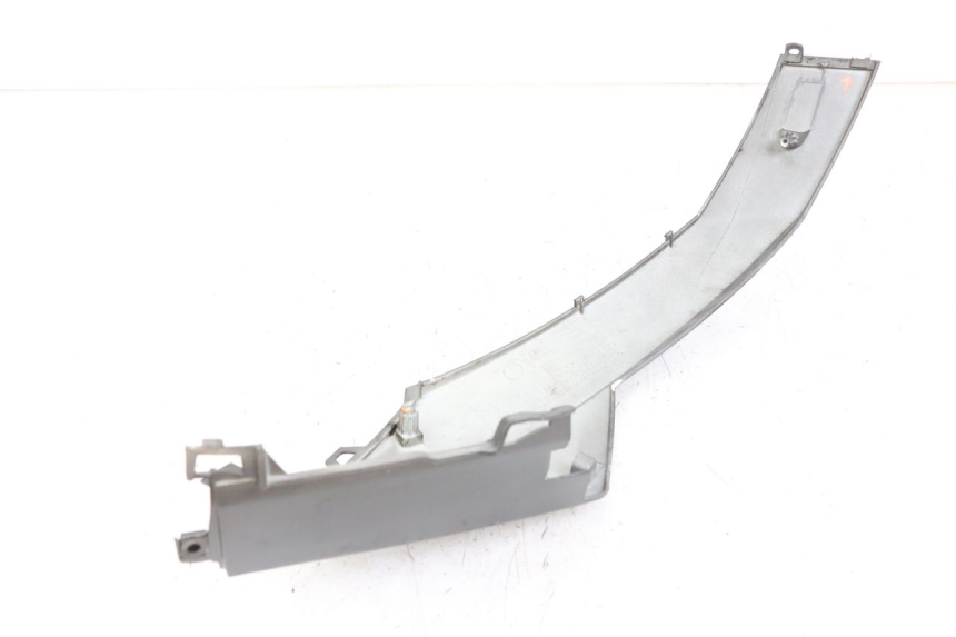 photo de OSŁONA POD LEWYM SIEDZENIEM PEUGEOT SPEEDFIGHT 4 2T 50 (2015 - 2019) - Zoom stanu zużycia