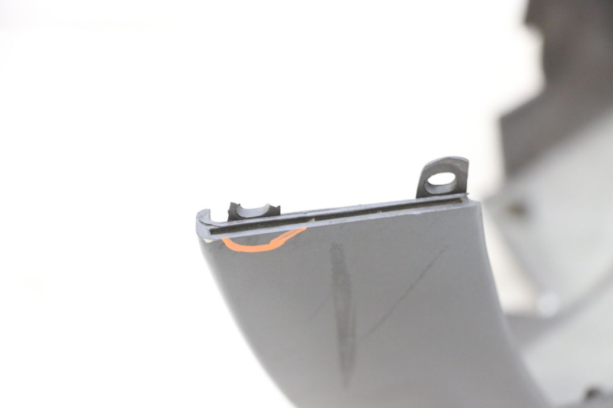 photo de OSŁONA POD LEWYM SIEDZENIEM PEUGEOT SPEEDFIGHT 4 2T 50 (2015 - 2019) - Zbliżenie techniczne