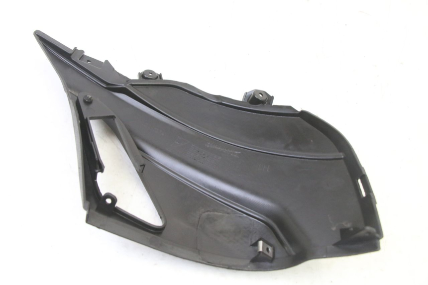 photo de OSŁONA POD LEWYM SIEDZENIEM APRILIA SR 2T 50 (2018 - 2022) - Zoom stanu zużycia