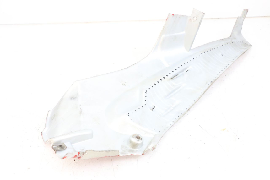 photo de OSŁONA POD LEWYM SIEDZENIEM APRILIA SR CARB LC 2T 50 (2004 - 2012) - Zoom stanu zużycia