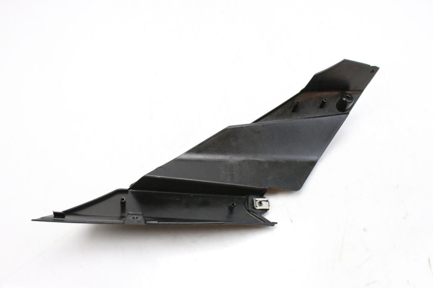 photo de OSŁONA POD LEWYM SIEDZENIEM APRILIA SR R 2T LC 50 (2018 - 2021) - Inny kąt widzenia