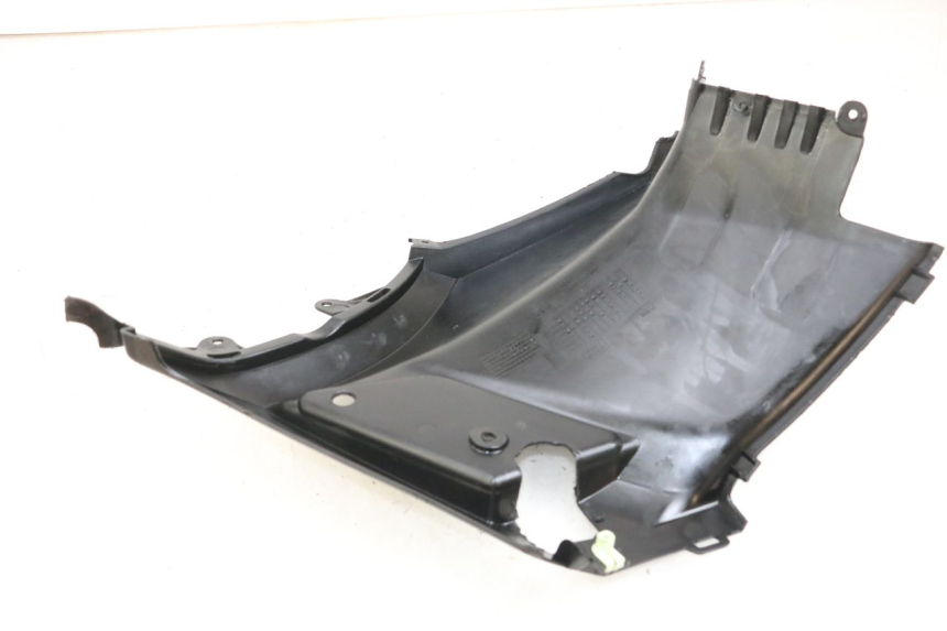 photo de OSŁONA POD LEWYM SIEDZENIEM PEUGEOT STREETZONE I 2T 50 (2018 - 2020) - Zoom stanu zużycia