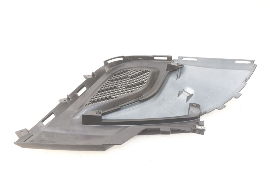 photo de OSŁONA POD LEWYM SIEDZENIEM KYMCO SUPER 8 4T 50 (2018 - 2020) - Inny kąt widzenia