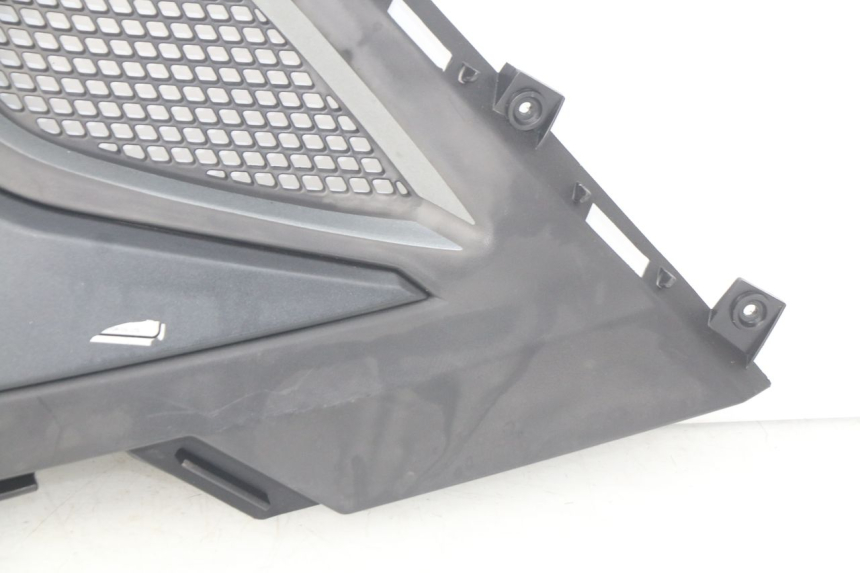 photo de OSŁONA POD LEWYM SIEDZENIEM KYMCO SUPER 8 4T 50 (2018 - 2020) - Punkty mocowania