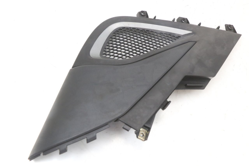 photo de OSŁONA POD LEWYM SIEDZENIEM KYMCO SUPER 8 4T 50 (2018 - 2020) - Szczegół części