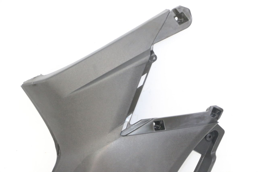 photo de OSŁONA POD LEWYM SIEDZENIEM APRILIA SXR 50 (2021 - 2023) - Punkty mocowania