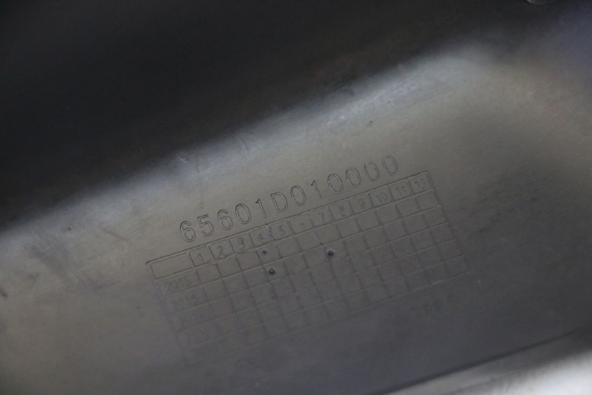 photo de OSŁONA POD LEWYM SIEDZENIEM KSR TR SM 50 (2015 - 2018) - Zbliżenie techniczne