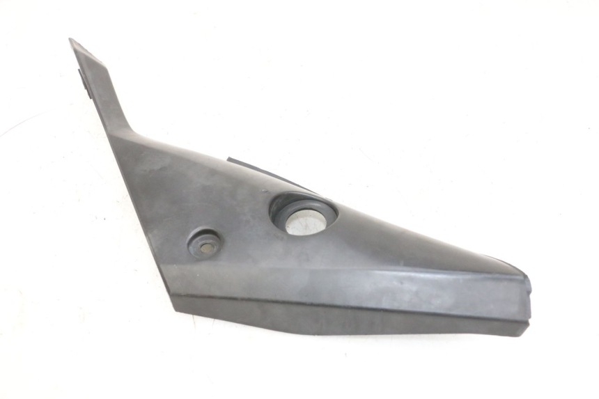 photo de OSŁONA POD LEWYM SIEDZENIEM YAMAHA TZR 50 (2008 - 2016) - Zbliżenie techniczne