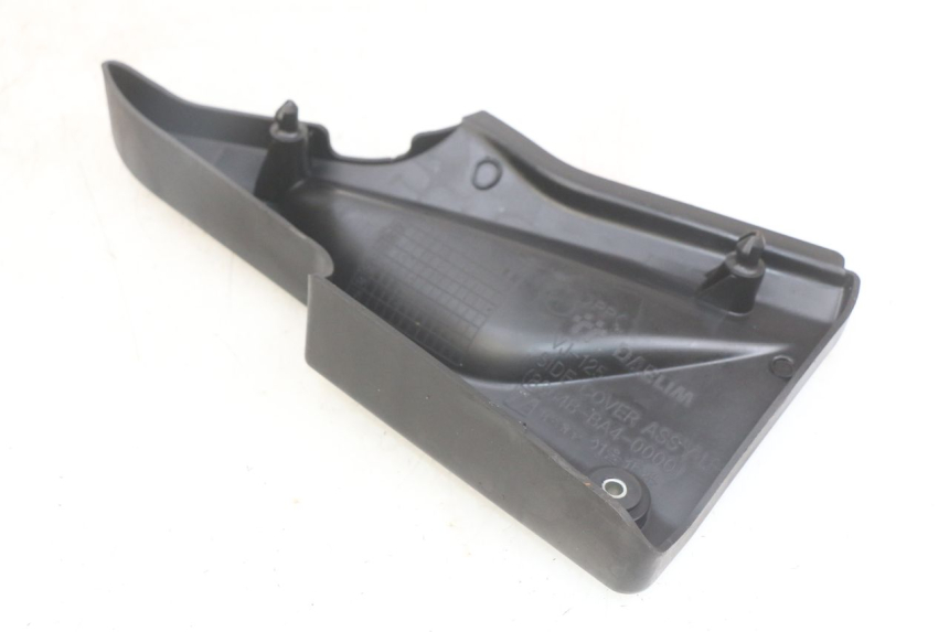 photo de OSŁONA POD LEWYM SIEDZENIEM DAELIM VJ ROADWIN FI 125 (2008 - 2017) - Zoom stanu zużycia