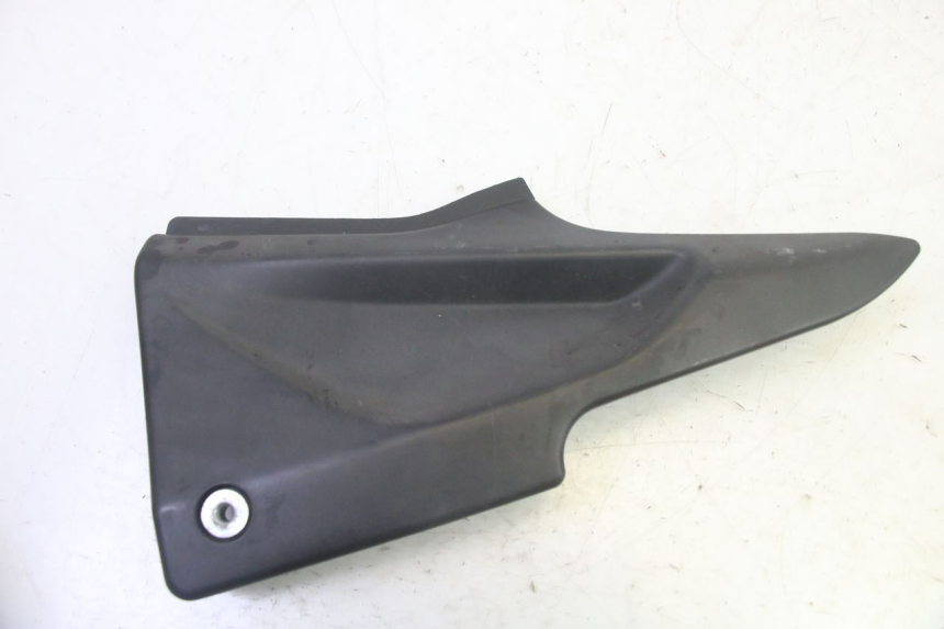 photo de OSŁONA POD LEWYM SIEDZENIEM DAELIM VJ ROADWIN FI 125 (2008 - 2017) - Widok główny