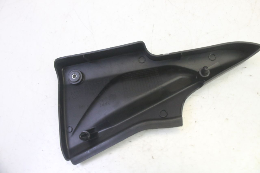 photo de OSŁONA POD LEWYM SIEDZENIEM DAELIM VJ ROADWIN FI 125 (2008 - 2017) - Inny kąt widzenia