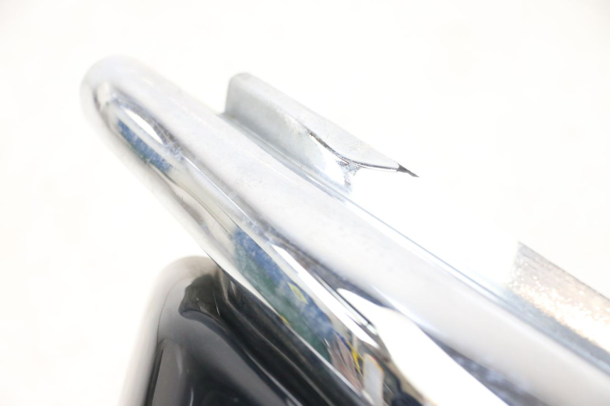 photo de OSŁONA POD LEWYM SIEDZENIEM SUZUKI VL INTRUDER 125 (2004 - 2007) - Zbliżenie komponentów