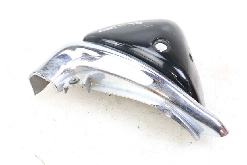 photo de OSŁONA POD LEWYM SIEDZENIEM SUZUKI VL INTRUDER 125 (2004 - 2007) - Oznaczenia i referencje