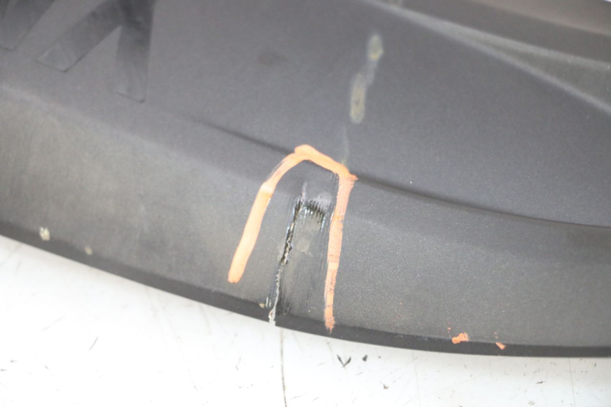 photo de OSŁONA POD LEWYM SIEDZENIEM YAMAHA X-MAX XMAX 125 (2010 - 2013) - Oznaczenia i referencje