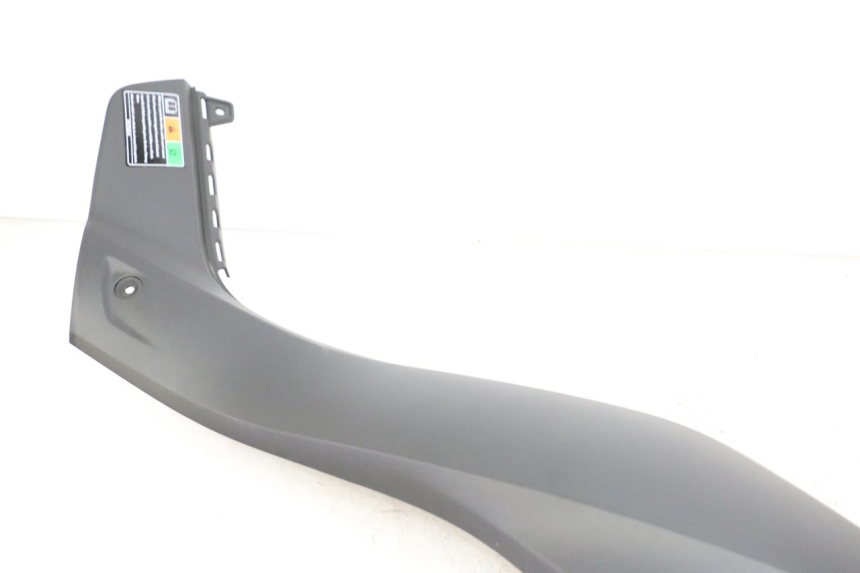 photo de OSŁONA POD LEWYM SIEDZENIEM YAMAHA XMAX X-MAX 125 (2021 - 2025) - Szczegóły charakterystyczne