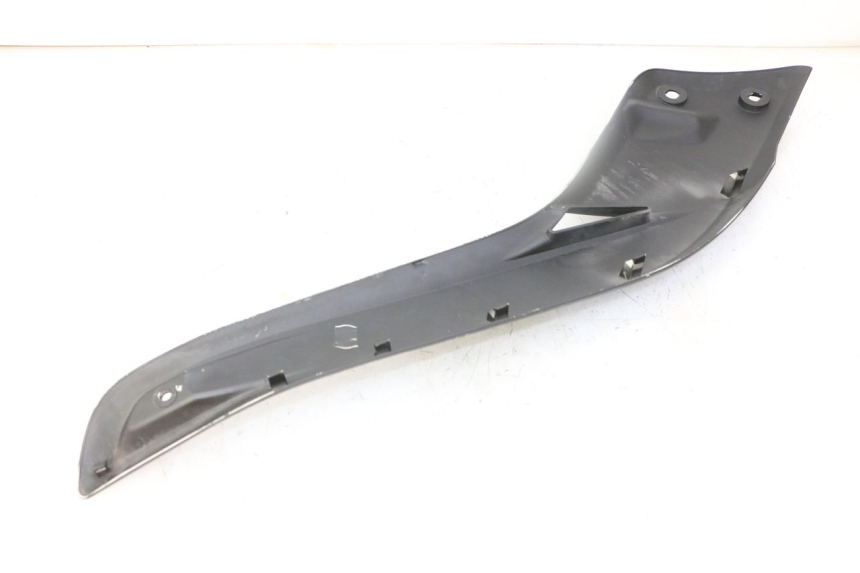 photo de OSŁONA POD LEWYM SIEDZENIEM YAMAHA X-MAX XMAX 125 (2010 - 2013) - Zbliżenie techniczne