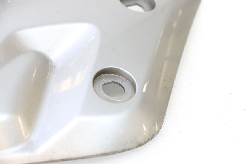 photo de OSŁONA POD LEWYM SIEDZENIEM YAMAHA X-MAX XMAX 125 (2010 - 2013) - Zbliżenie techniczne
