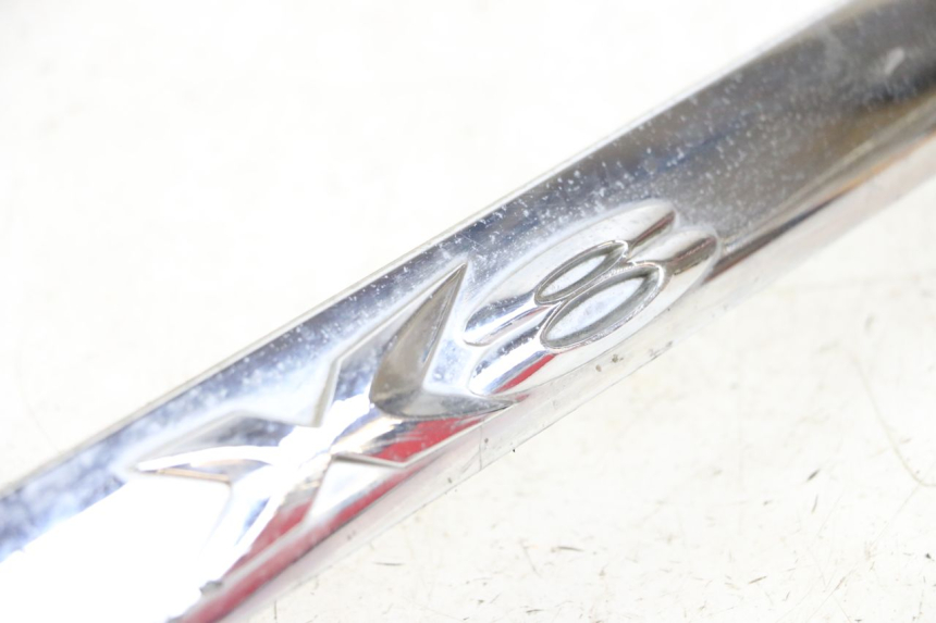 photo de OSŁONA POD LEWYM SIEDZENIEM PIAGGIO X8 125 (2004 - 2007) - Inny kąt widzenia