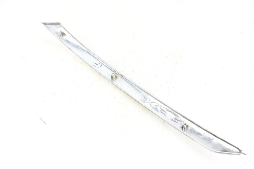 photo de OSŁONA POD LEWYM SIEDZENIEM PIAGGIO X8 125 (2004 - 2007) - Szczegół części