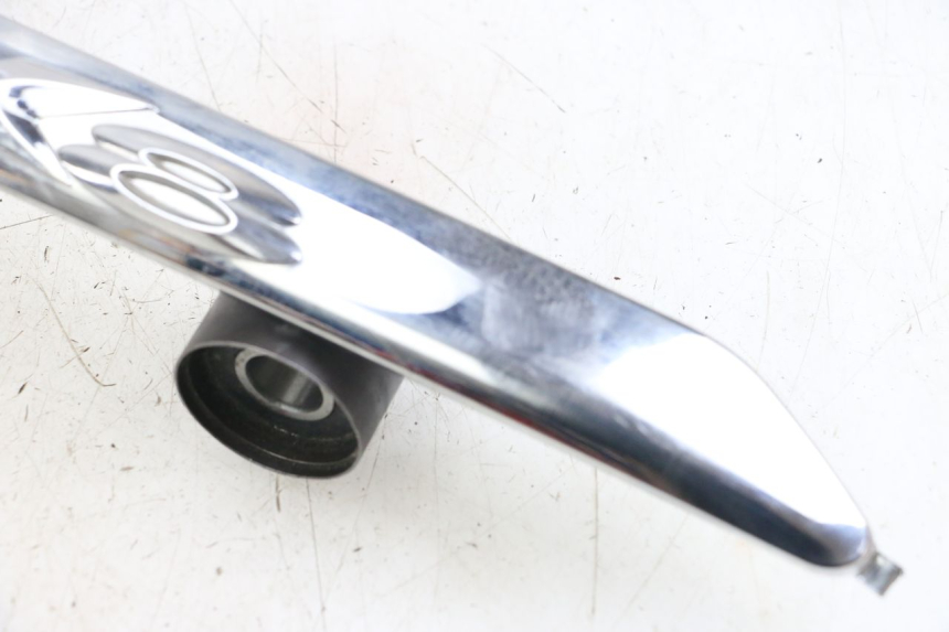 photo de OSŁONA POD LEWYM SIEDZENIEM PIAGGIO X8 125 (2004 - 2007) - Punkty mocowania